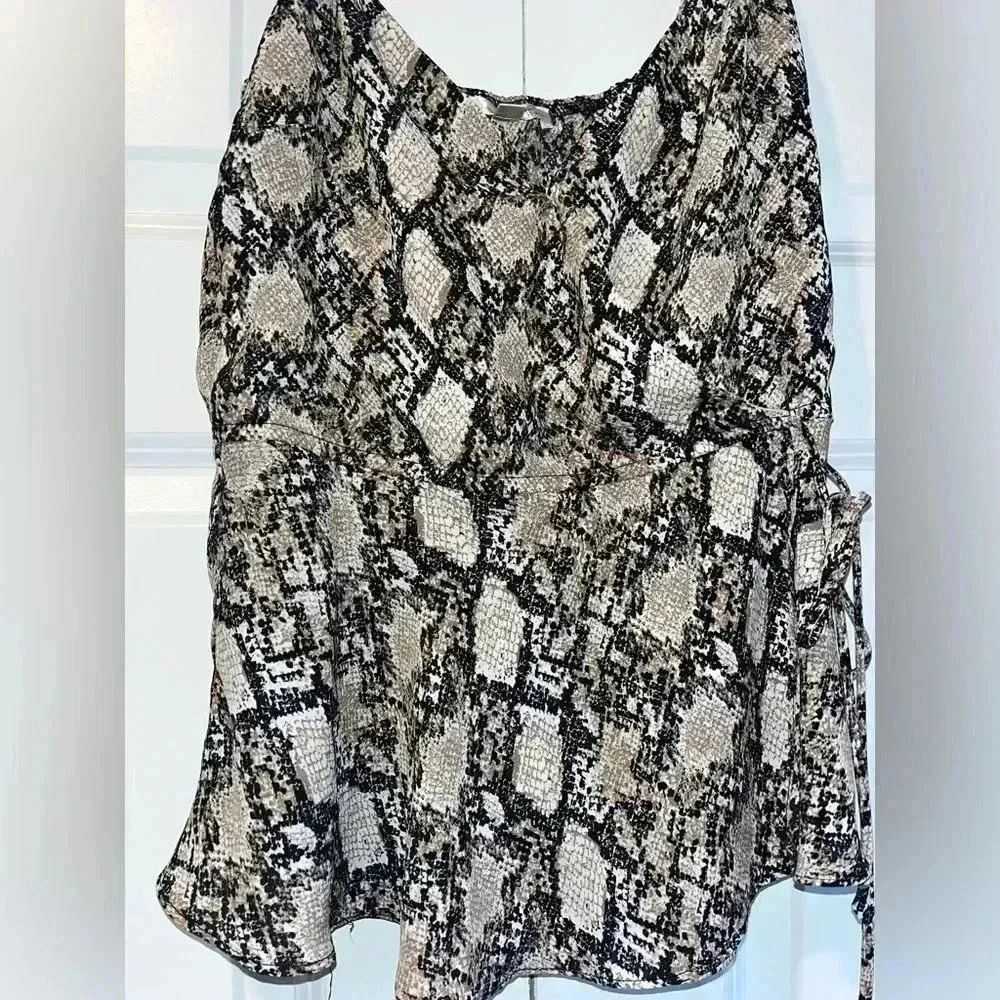 Nine Britton Snakeskin Sleeveless Summer Blouse Size S B46 - Picture 7 of 7